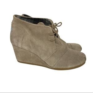 Toms Desert Taupe‎ Suede Wedge Heel Lace Up Booties Size 9
